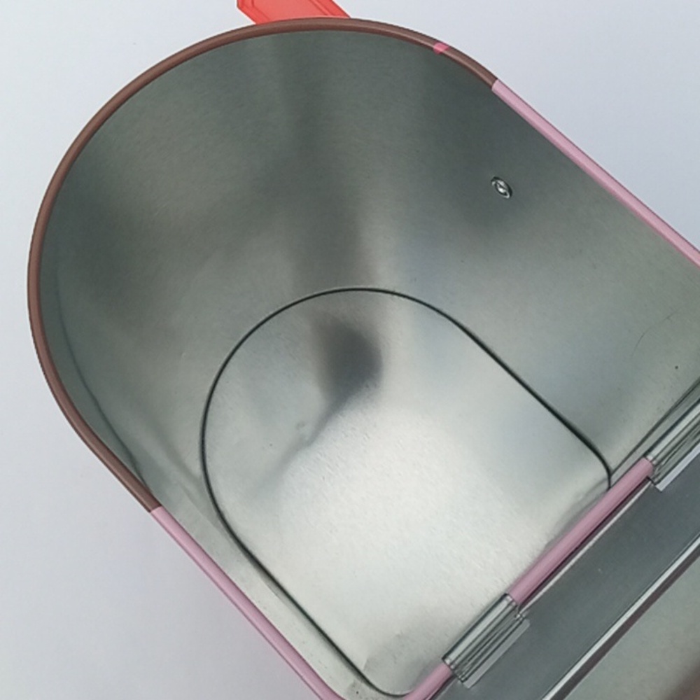 Hello Kitty Mail Box - Picture 4 of 16